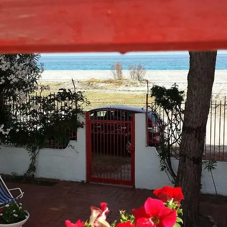 Splendida Con Accesso Diretto Alla Spiaggia