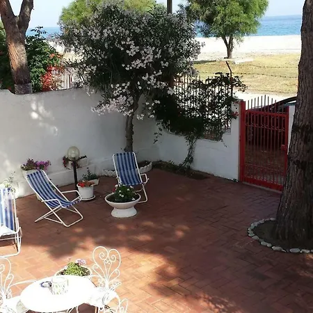 Splendida Con Accesso Diretto Alla Spiaggia
