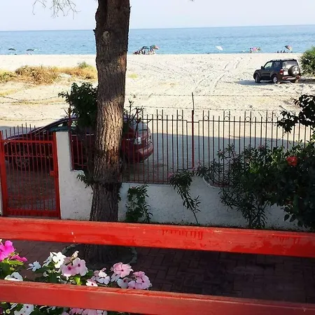 Splendida Con Accesso Diretto Alla Spiaggia Villa *